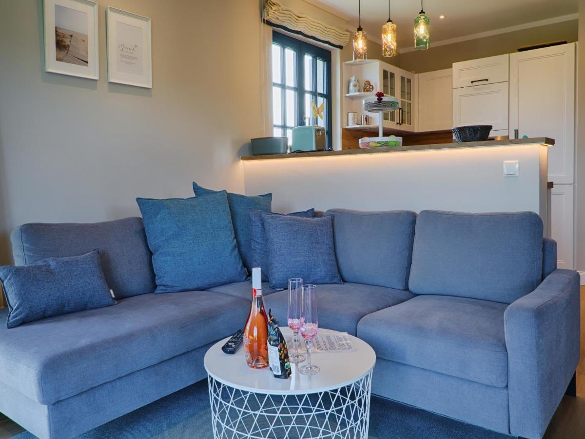 Reetland Am Meer - Premium Reetdachvilla Mit 3 Schlafzimmern, Sauna Und Kamin F27 Dranske Extérieur photo